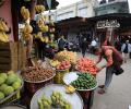 سوق الخضار والفاكهة في غزة