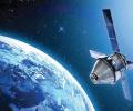 الأقمار الصناعية توظف مبادئ الفيزياء لرصد كل شيء على الأرض