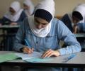 طالبة فلسطينية تقدم امتحان الثانوية العامة - (صورة أرشيفية)