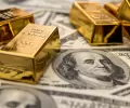 الدولار يواصل مكاسبه قبل قرار الفائدة الأميركية والذهب يفقد بريقه