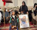 "صبا وصبا".. حكاية مصحف تخضَّب بالدم وشلل لم يطفئ الشغف بالقرآن