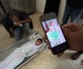 الشهيدة الطفلة فاطمة البيوك تلتحق بعائلتها التي أبيدت في قصف إسرائيلي في وقت سابق