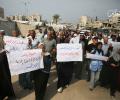 اتحاد الموظفين العرب في الأونروا بغزة ينظّم مسيرة احتجاجًا على التقليصات الممنهجة بحق الموظفين واللاجئين (تصوير: محمود أبو حصيرة)