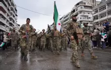 في ذكرى التحرير ... مسيرة عسكرية في العاصمة السورية دمشق