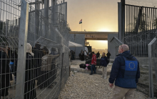 ممارسات إجرامية لجيش الاحتلال ومليشياته تم توثيقها تجاه المسافرين عبر بوابة معبر رفح