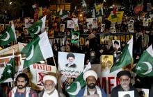 الشرطة الباكستانية أطلقت الغاز لتفريق متظاهرين أمام القنصلية الأميركية في كراتشي