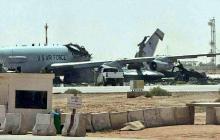 طائرة المراقبة والتحكم الجوي من طراز "إي-3 سينتري أواكس" بعد تدميرها في قاعدة الأمير سلطان الجوية