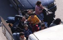 من نزوح الأهالي بعد سلسلة غارات إسرائيلية على جنوبي لبنان وإنذار البلدات للإخلاء