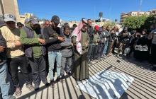 وداع ثلاث وفيات جراء انهيار حائط على خيام النازحين بمواصي خان يونس