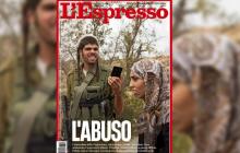 يُظهر الغلاف إسرائيليًا مسلحًا يقوم بتصوير فلسطينية في مشهد اعتبرته المجلة تجسيدًا لما يتعرض له الفلسطينيون