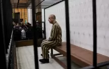 عاطف نجيب داخل قفص المحكمة