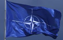 علم حلف شمال الأطلسي "الناتو"
