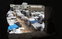 تكدس خيام النازحين في ظروف إنسانية صعبة بغزة