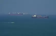 سفن محاصرة في مياه الخليج