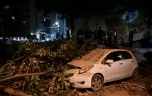 الزلزال الأول بلغت قوته 7.2 درجات ووقع قبالة بلدة مورون الساحلية قبل أن يعقبه بعد 39 ثانية زلزال ثانٍ بقوة 7.5 درجات (وكالات)