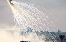 وثّقت الصحيفة استخدام جيش الاحتلال الإسرائيلي ذخائر الفوسفور الأبيض فوق مناطق مأهولة بالسكان في جنوب لبنان