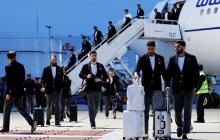 لاعبو امنتخب الإيراني أثناء وصولهم لمطار العاصمة المكسيكية