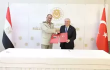 وزير الدفاع التركي يشار غولر ونظيره المصري أشرف سالم زاهر