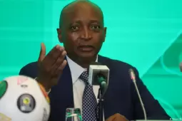 رئيس الاتحاد الأفريقي لكرة القدم، باتريس موتسيبي