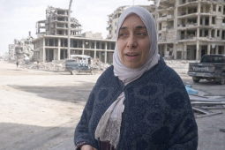 المواطنة سلوى أبو زاهر تعود إلى قطاع غزة بعد رحلة قسرية دامت عامين