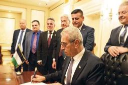 أعضاء لجنة التكنوقراط الفلسطينية التي ستتولى إدارة شؤون قطاع غزة