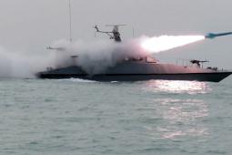 إيران أطلقت مؤخراً مناورات عسكرية في مضيق هرمز لمواجهة التهديدات الأمنية