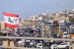 طوابير سيارات النازحين في بيروت، 2 مارس 2026 (محمد أبو شامة/ الأناضول)