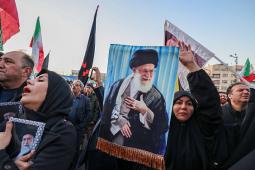 إيران أعلنت الحداد العام 40 يوماً إثر اغتيال المرشد الإيراني علي خامنئي