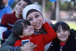 الصحفية الشهيدة آمال شمالي وأطفالها