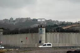 الأسرى يعانون من نقص حاد في أبسط مقومات الحياة