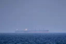 إطلاق نار من زورق إيراني يستهدف سفينة حاويات قبالة سواحل عُمان (أرشيف)