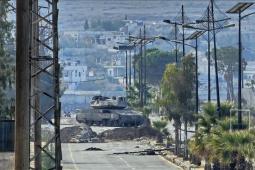 آليات عسكرية إسرائيلية نصبت حاجزا مؤقتا على طريق طرنجة – مزارع الأمل