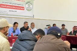 جانب من اللقاء الذي جمع فصائل ووجهاء بخانيونس أمس (تصوير: محمد أبو شحمة)