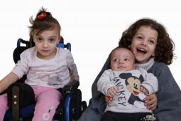 "علاء" و"فيروز" و"سعادة"...  أسرة تامر أبو طه