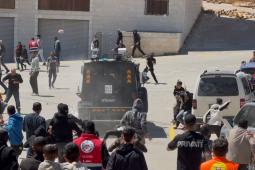 اعتداء الاحتلال على المشيعين في قرية المغير