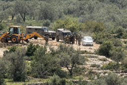 المشاريع الخدمية الفلسطينية تواجه اعتداءات إسرائيلية يومية بدعوى عدم الترخيص