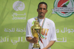 العداء الفلسطيني محمود أبو اسبيتان بطل فلسطين في سباقات المسافات المتوسطة والطويلة