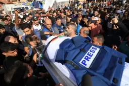 الصحفيين الفلسطينيين يواصلون أداء رسالتهم المهنية والوطنية (صورة أرشيفية)