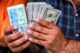غزة تواجه شللاً اقتصادياً بفعل نقص السيولة