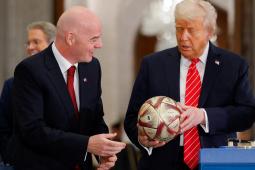 وتستعد الولايات المتحدة وكندا والمكسيك لاستضافة البطولة في تنظيم ثلاثي هو الأول من نوعه