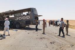 الحادث المروري الذي وقع على الطريق الواصل بين دمشق وير الزور.