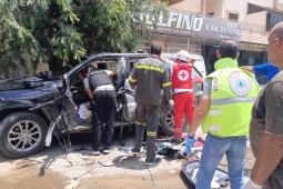 مشهد لقصف الاحتلال مركبة مدنية في بلدة النبطية