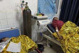 شلل محطات الأكسجين يهدد حياة مرضى غزة