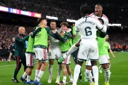 لاعبو ريال مدريد يحتفلون بالفوز بالكلاسيكو