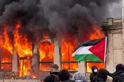 العلم الفلسطيني في مظاهرات شهدت أعمال عنف في فرنسا وإيطاليا وألبانيا