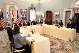 الجولة الأولى من المفاوضات المباشرة بين لبنان و"إسرائيل" عُقدت بواشنطن في أبريل/نيسان الماضي