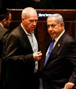 رئيس وزراء الاحتلال بنيامين نتنياهو ووزير حربه السابق يوآف غالانت