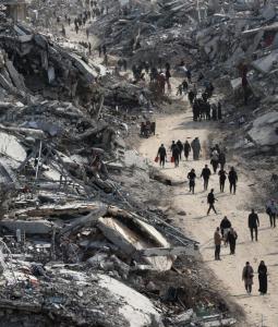 الدمار الذي خلفه قصف الاحتلال جراء قصف منازل المواطنين بغزة (تصوير: وكالات)