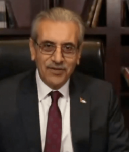 علي شعث في كلمة متلفزة خلال توقيع ميثاق السلام، 22 يناير 2026 (لقطة شاشة)