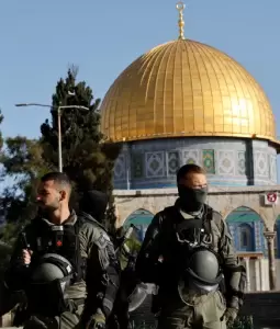 إجراءات الاحتلال في المسجد الأقصى تُفاقم التوتر وتقيّد حضور المصلين